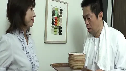 P123G03 The soba restaurant found out that she was masturbating according to the screen while watching AV...
