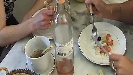 Dies ist eine spezielle strapon-session mit französischer schlampe