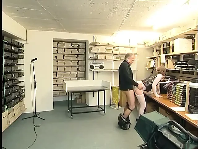Blonde honey sucking cock like pro