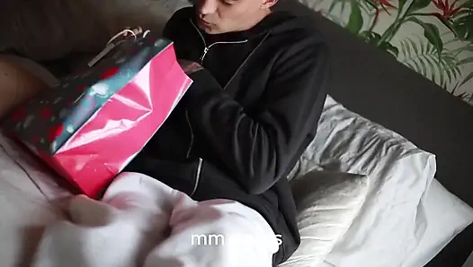 She Gave Him a T-shirt and Sat on His Face