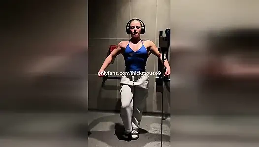 18yo Accidental Yoga Pussy Flash