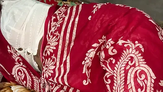 JANDA DESI TINGGAL DI SENDIRIAN KERABAT MEREKA MENIDURINYA, BHABI PANAS SEKS HARDCORE