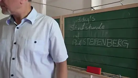 Guru matematika sadis dan profesor kejam menghukum gadis kampus!