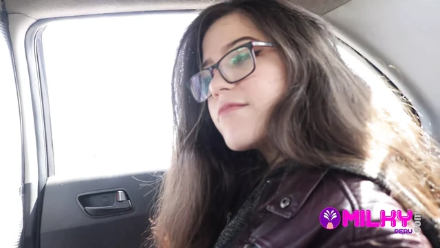 Greta has no way to pay for the taxi and offers me her pink pussy