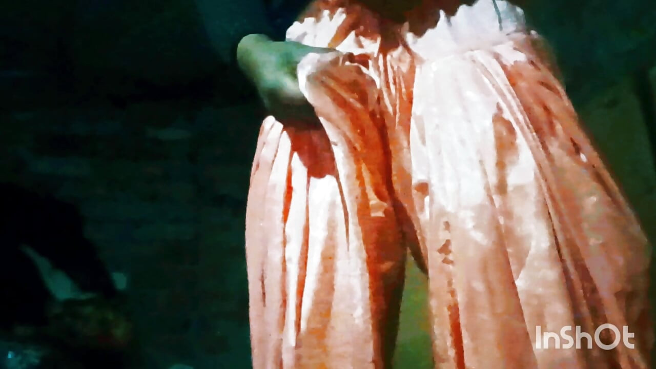 Handjob in satin salwar