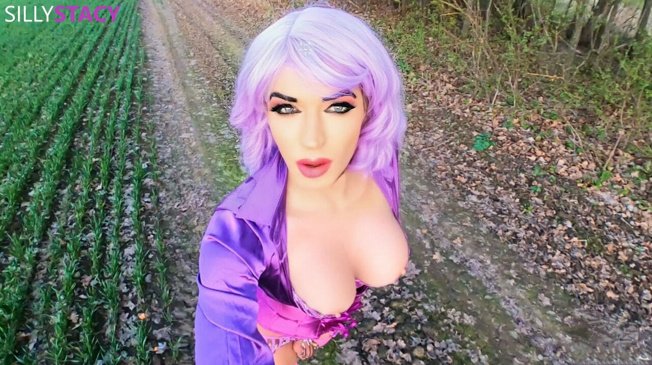 Sissi Stacy liči na Malvinu i izgubila se u šumi