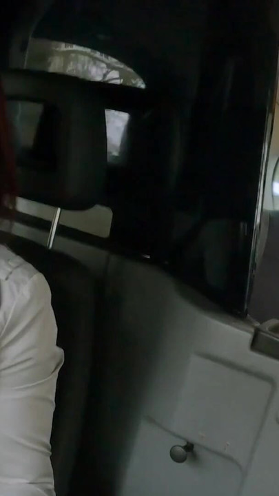 Ich heile einen typen, der ZWEI TAGE LANG EINE EREKTION HATTE - Weibliches Fake Taxi | Clip 1
