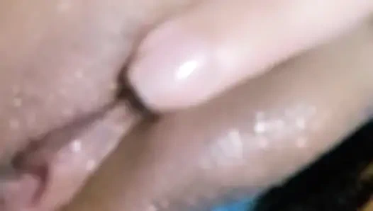 Индия мастурбирует и показывает свои большие сиськи