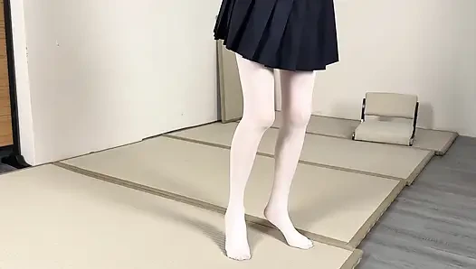 Düz kol, Japon tarzı ters bağlama ve yarı asılı askı için katlanabilir bacaklarla birleşmiştir