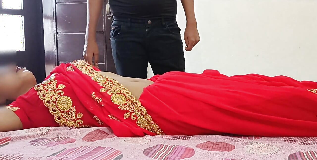 Frisch verheiratete heiße indische desi-dorf-tante fickt hart mit stiefsohn