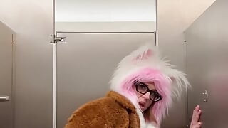 La aeroport pregătindu-se pentru încă un antrenament anal