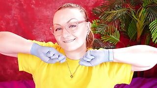 Asmr Wideo z medycznymi rękawiczkami nitrylowymi (Arya Grander)