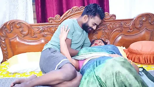 Sauteli maa ka pair dabate dabate chod diya