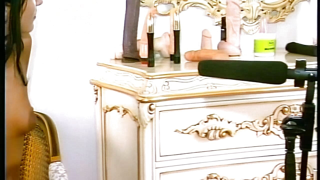 Hot Teen Does It Herself with a Dildo