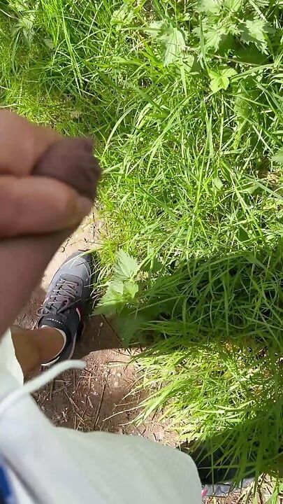 Looking around in the park, found that hungry married man looking for dick.