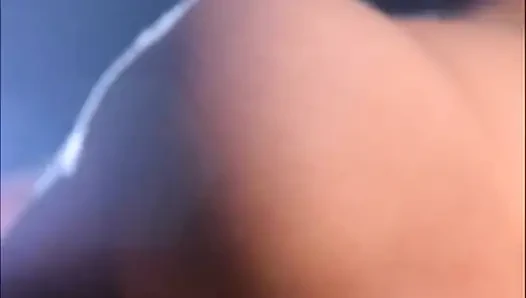 Sakso ile klasik porno ve büyük bir yarakla sikiliyor