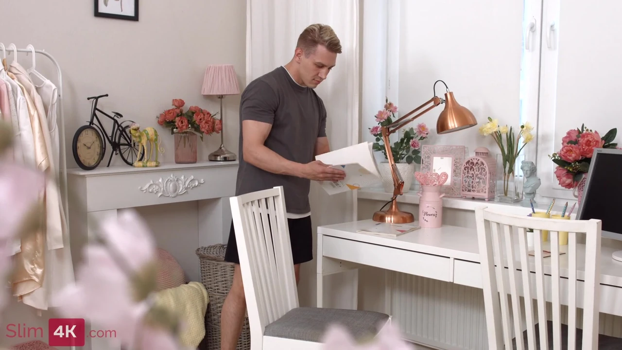 Blonde has fun with her BF and gets a cumshot