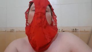 Piia uit Estland onder de douche