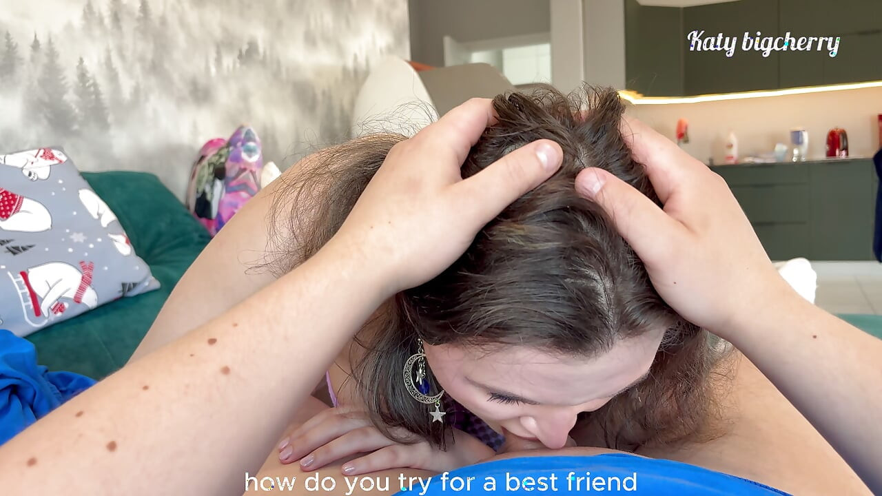 She sucks on a photographer to annoy her boyfriend