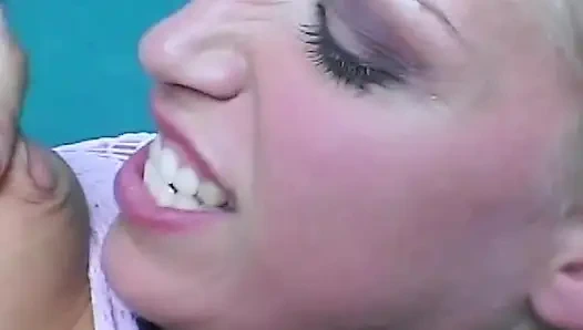 Anal Invasion Vol. 4: Heiße Blonde in Ekstase
