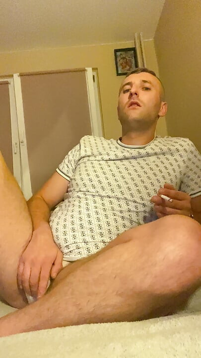 Polish hot Man is in his room solo cock Play