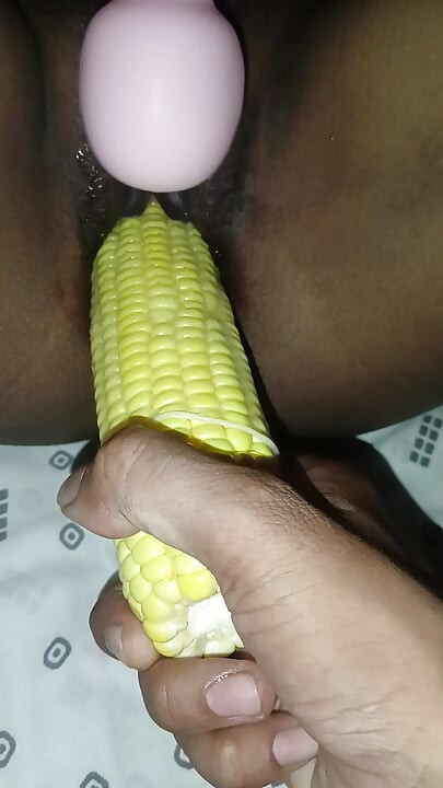 Desi hot bhabhi Ne pura Makka chut me Dala