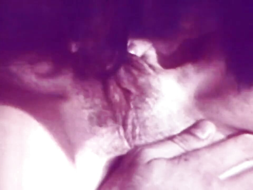 Besos lamiendo y digitación orgasmo retro