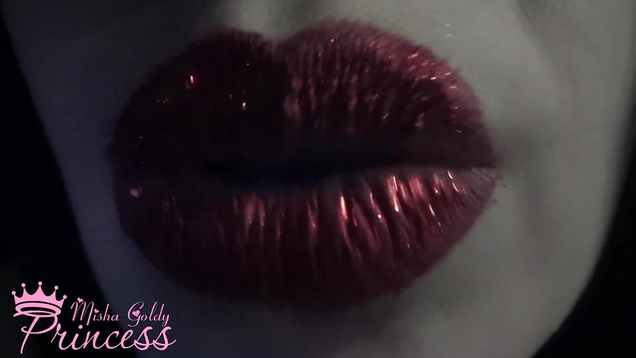 Red glitter on my big lips JOI