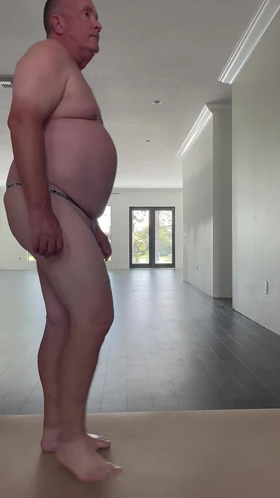 Sesuatu dalam unggur. Micro Thong.