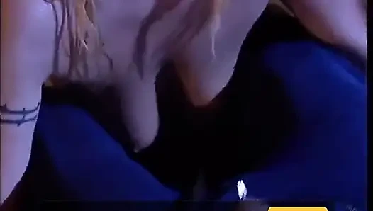 Cewek imut yang manis nyepong kontol dengan penuh gairah