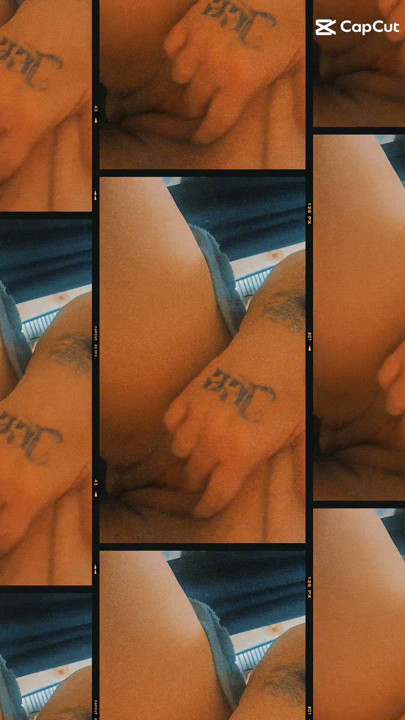 Pretty lil pink pussy