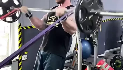 Spor salonunda biraz eğlenmeye var mısınız?