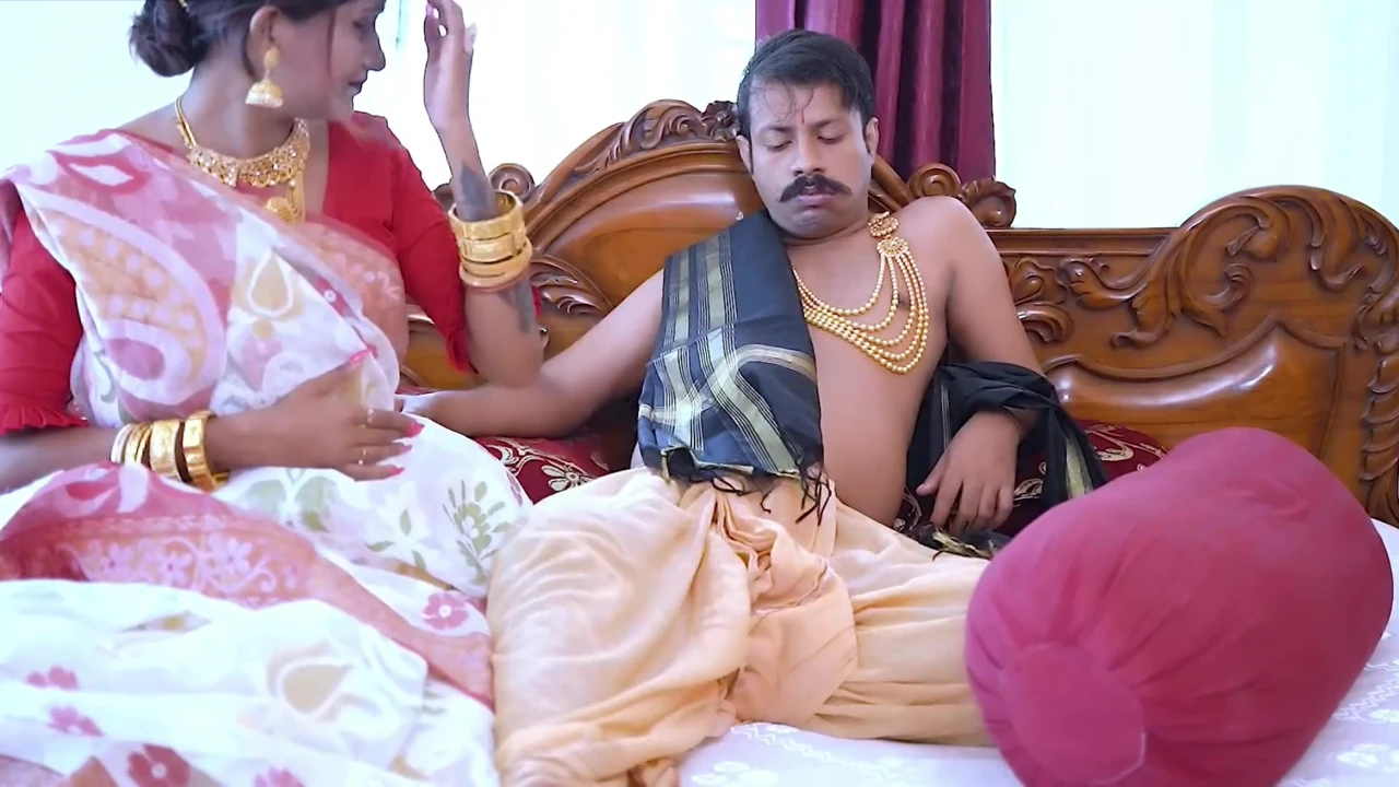 Bhabhi ji ko sone haar dekar ghori bna kar pel diya