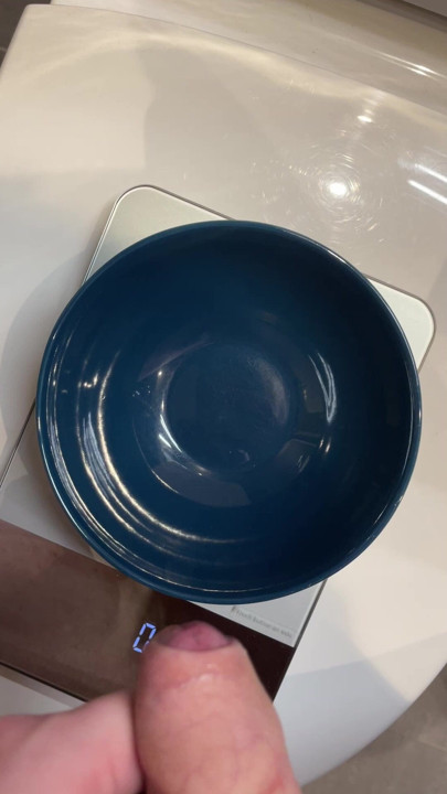 Grande carga em uma escala de cozinha