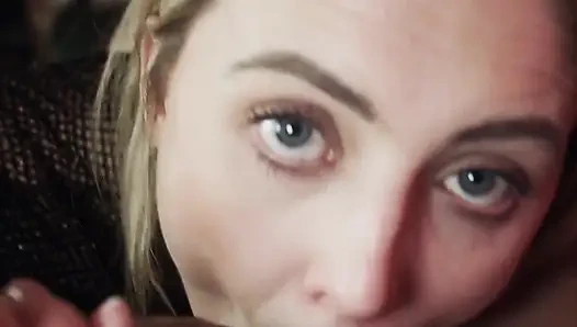 Sevimli İngiliz sarışın lottie lou bakış açısı sakso