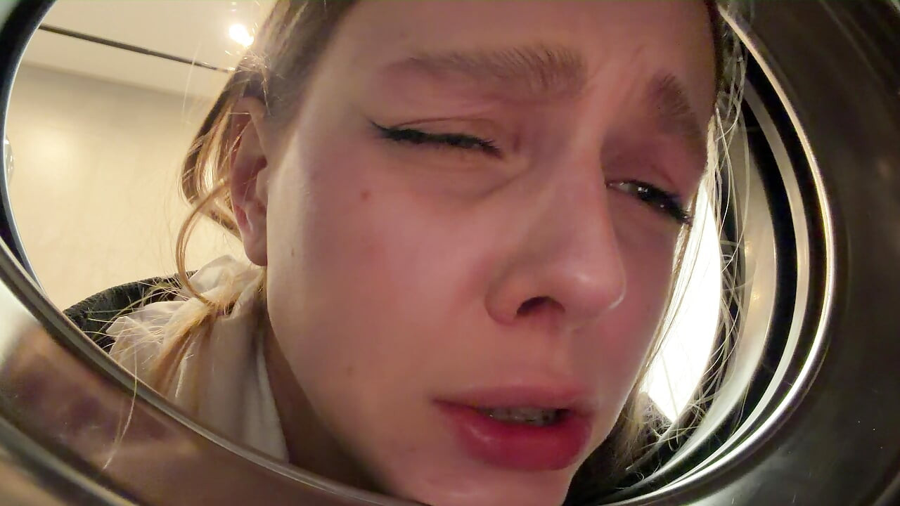 IMAGINE, I'M STUCK IN THE WASHING MACHINE! I fucked my stepsister in the washing machine