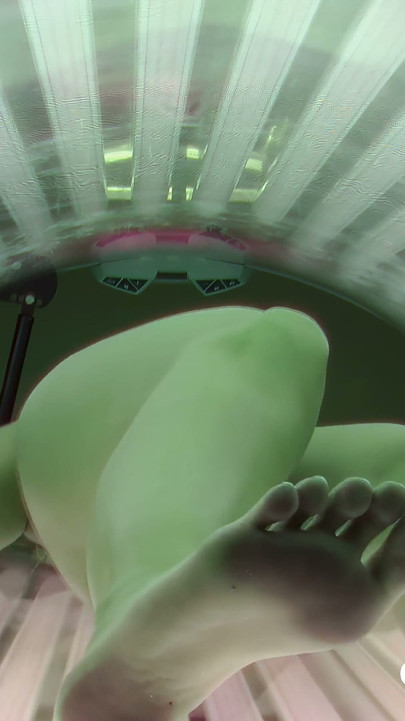 Czech Solarium 315: Sexy Woman Shows off in the Solarium