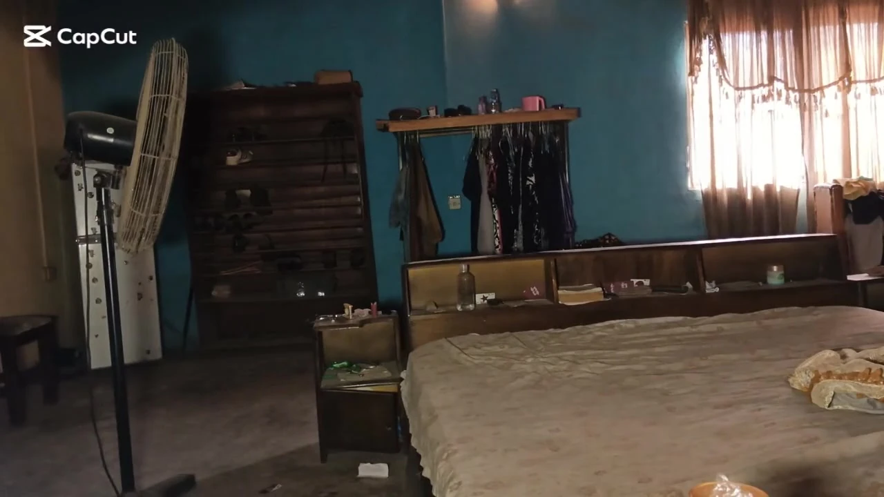 Bolatheboss seksi kalçalı duştan sonra analtessier
