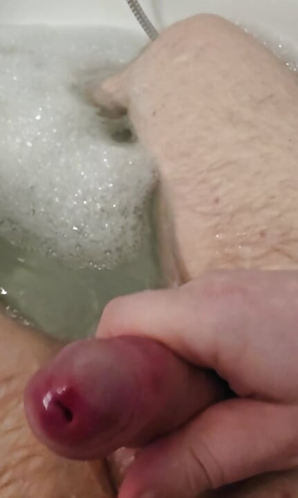 Solo in the bathtub !! 1from3 !!