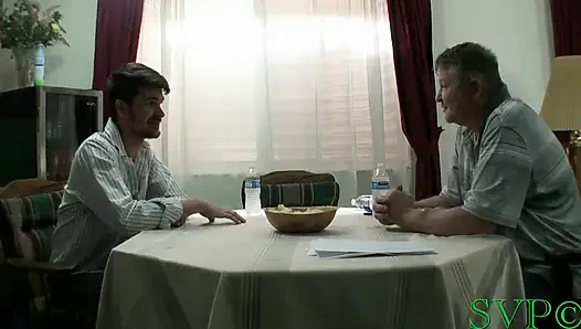 Ебарь из офиса трахает мою горячую бабулю с большими сиськами, курящей жену