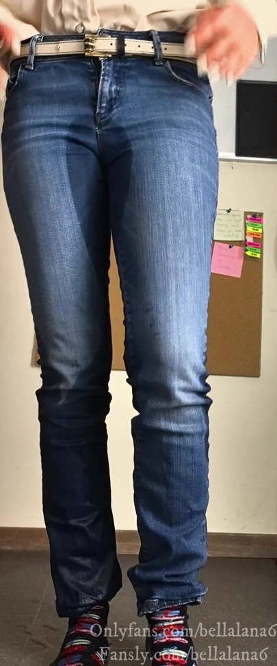 Teacher's toy was controlled during class and she squirted in jeans and boots. Even her socks got soaked