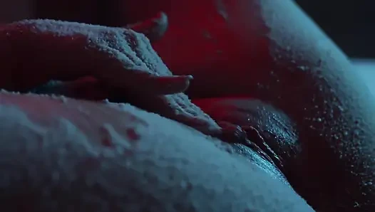 Снег, падающий на мои сиськи и киску - софткорное рождественское соблазнение крупным планом