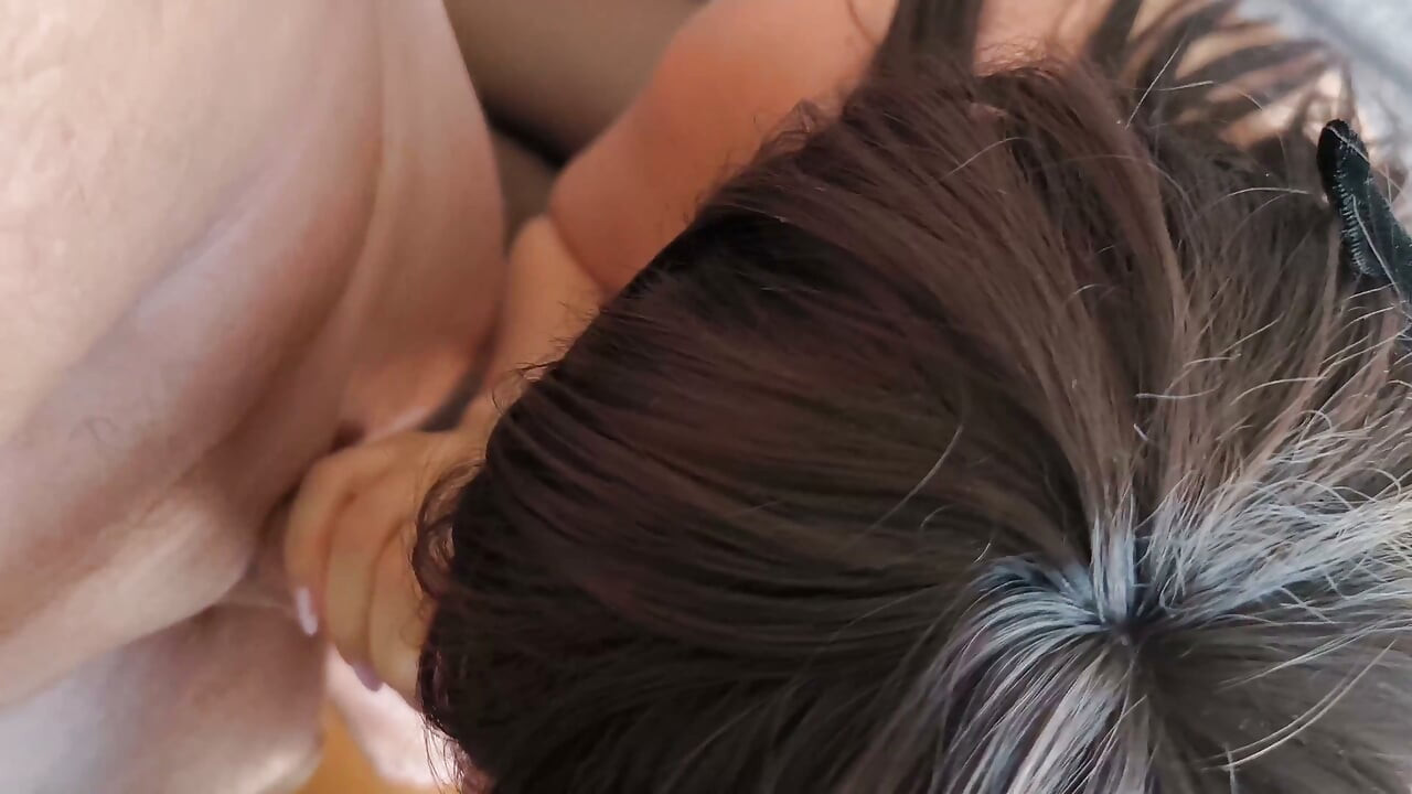Sorpresa real con los ojos vendados. Trío casero bisex. Trío