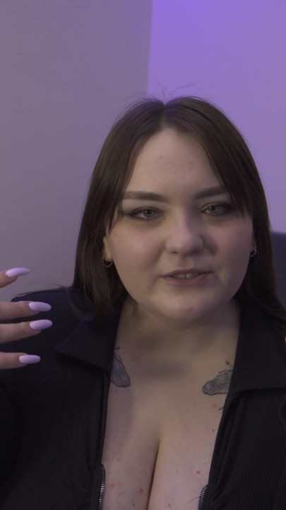 Porno hikayesi - dommesinden yoğun bir şekilde sikişiyor | Klip 1