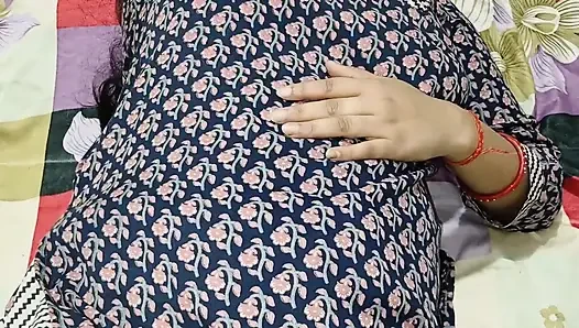 Stepmom had sex after a leg massage