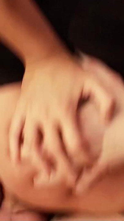 Mesti lihat detik dari "Seks dubur kasar untuk MILF bertindik seksi Emma Butt dengan cermin mata dalam pakaian dalam"
