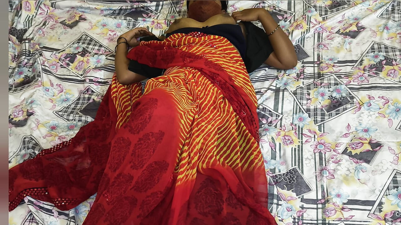 Sexo indiana olha sari fodendo chupando mamas show bhabhi vs dever desi bhabhi