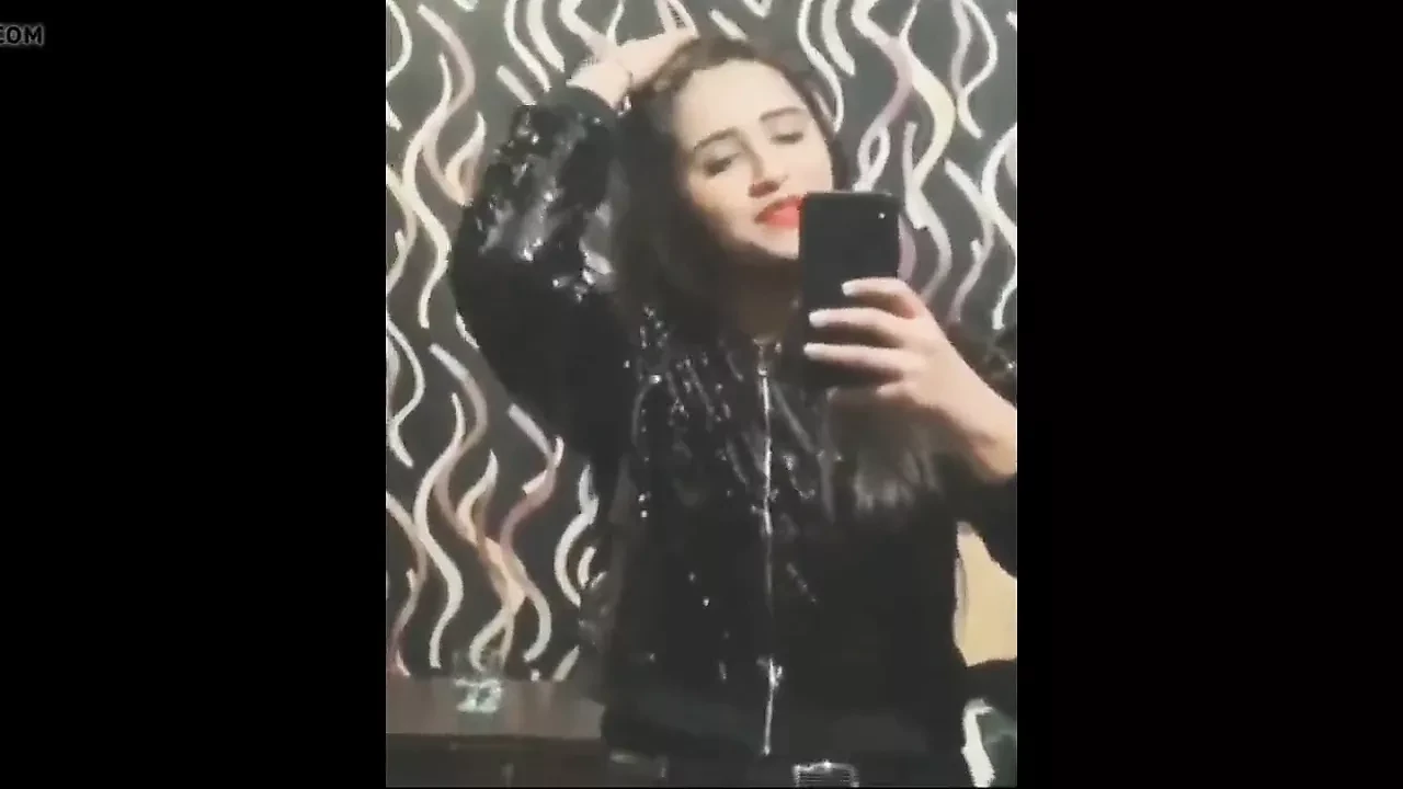 Minahil Malik - fotos virais