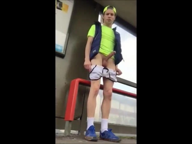 cockshow in metro station