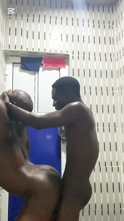 ฉันเย็ดดีๆ ในห้องน้ํา